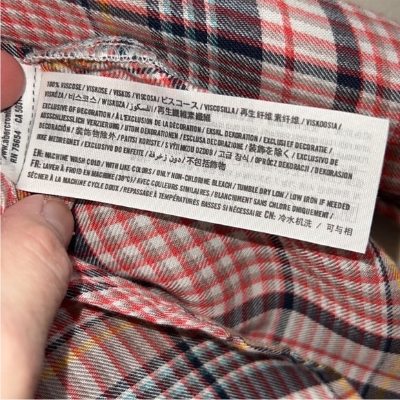 Abercrombie & Fitch button up - Picture 4 of 6